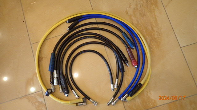 Dive Gear Various hoses for regulators and jackets, partly new