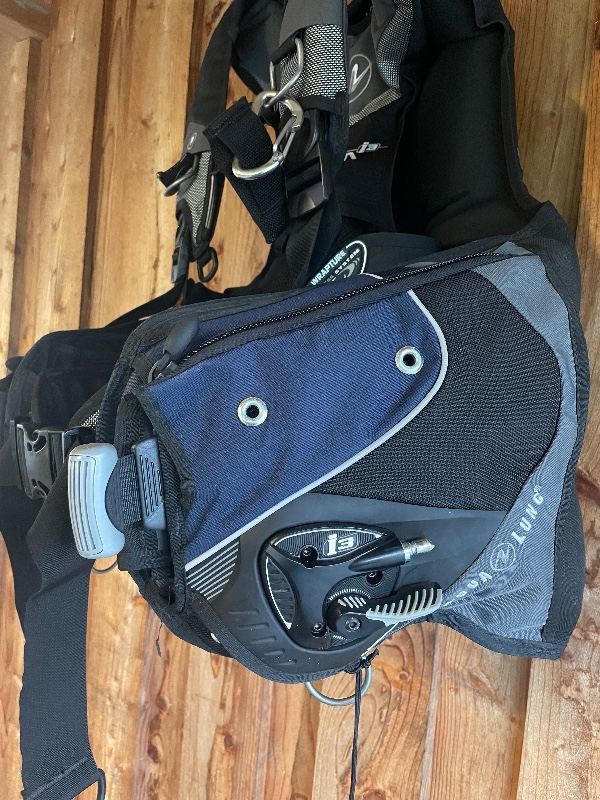 BCD/Vest Aqualung Seaquest Axiom I3 in LG