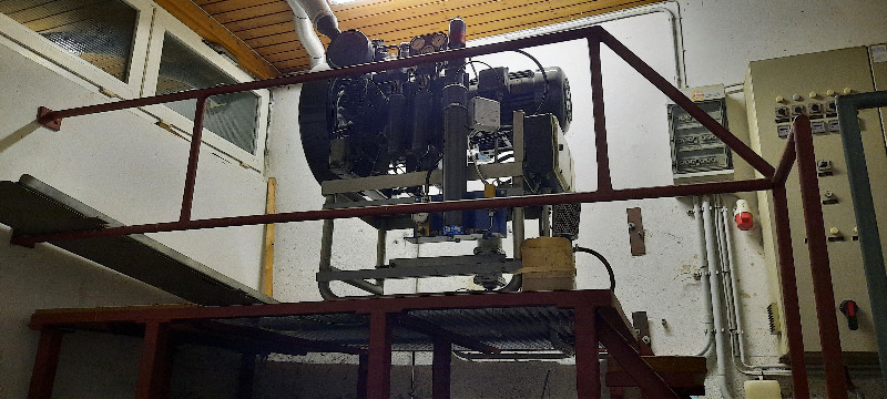 Tauchkompressor AUER Hochdruck Atemluft Kompressor SV 400 320/76