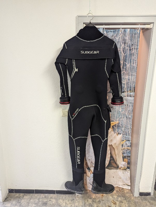 Dive Suit  Subgear Exodry Neoprene Dry Wetsuit Size XL / M