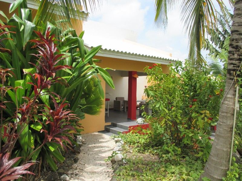 Miscellaneous  - - - Small dive resort in Curacao