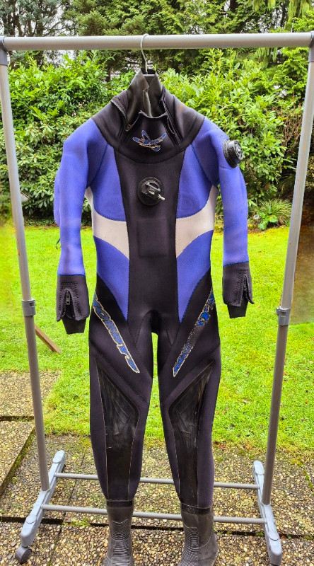 Dive Suit Drysuit Mobbys Women's Size M 