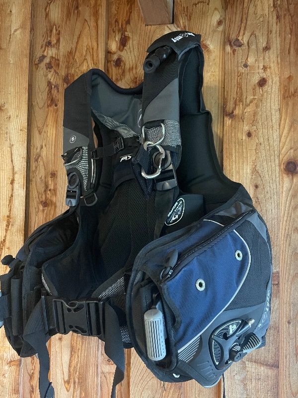 BCD/Vest Seaquest / Aqualung Axiom with I3 in LG