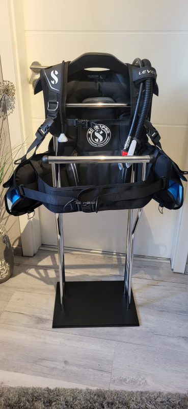 BCD/Vest Scubapro Level as good as new size L lead-integrated