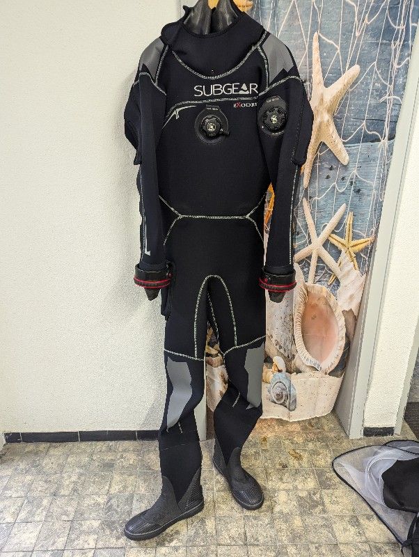 Dive Suit  Subgear Exodry Neoprene Dry Wetsuit Size XL / M