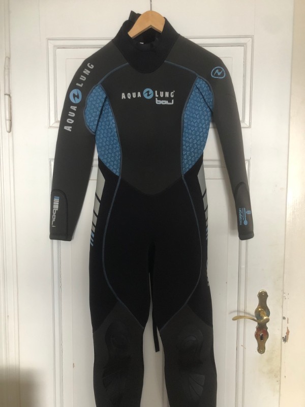 Dive Suit  Women's Aqualung Active F 40 Bali 3 mm, size 40, blue, new. NP 140 Euro, Price: 70 Euro+shipping