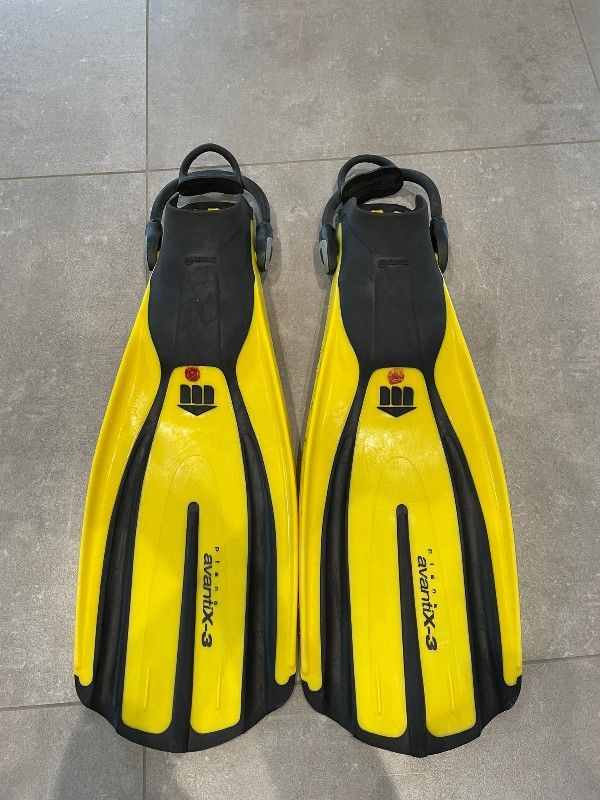 Dive Gear Offer various fins. Mares, Atomic, Aqualung