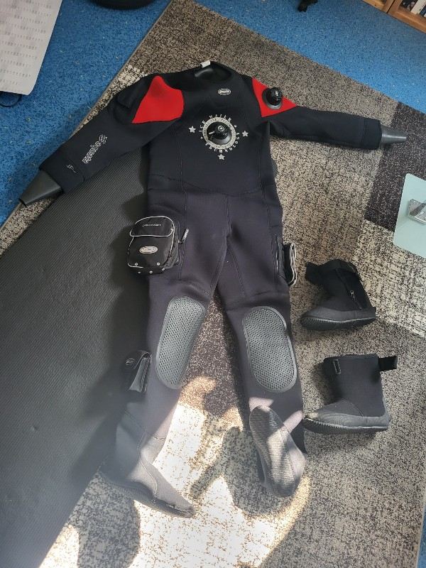 Dive Suit New 5 mm crushed neoprene drysuit 52 L Aquata