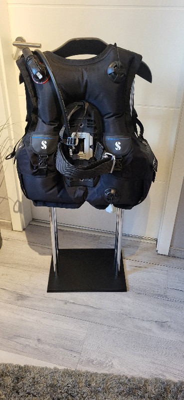 BCD/Vest Scubapro Level as good as new size L lead-integrated