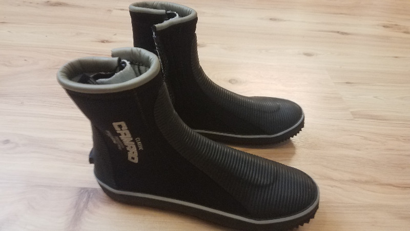 Dive Gear CAMARO Titanium Seal Diving Shoes, 6mm NEOPRENE, Size 42, Good Condition