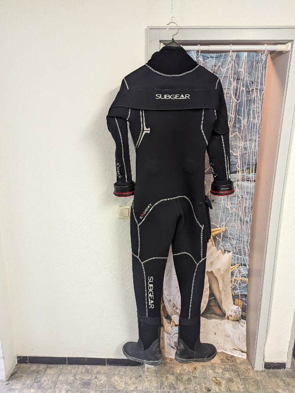 Dive Suit  Subgear Exodry Neoprene Dry Wetsuit Size XL / M