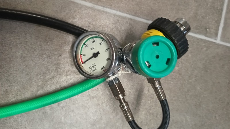 Regulator Stage Regulator Oxygen Pure with Pressure Gauge and MIFLEX Medium Pressure Hose Regulator Scubapro Mk25 / S555 Nitrox